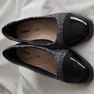 Clarks Ultimate Comfort Collection Gray Textile Patent Toe Flat Pumps Size 11N